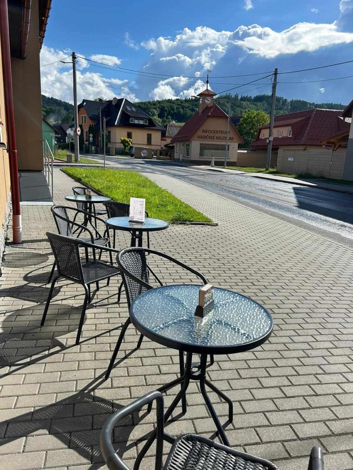 Penzion A Restaurace Na Salasi Hutisko Eksteriør bilde